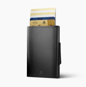 wysuwane etui na karty ogon z ochroną RFID czarny skóra naturalna